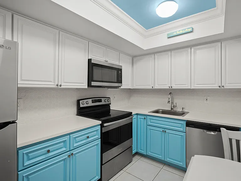 223 Columbia Dr #115 — Photo 3