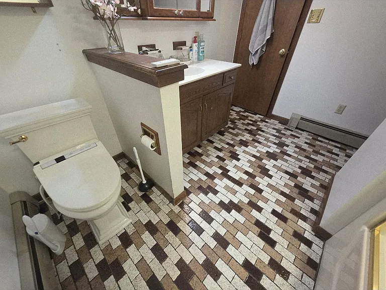 300 Angora Rd — Photo 14