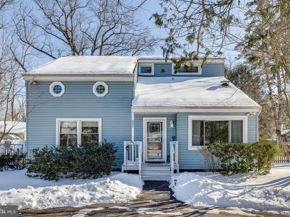 225 Dobson Ln, Cherry Hill, NJ 08003