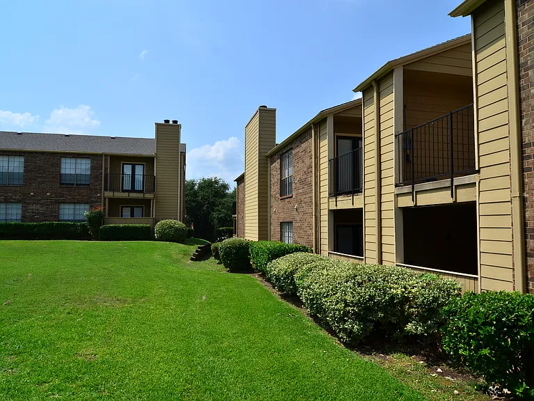 Woodbridge Crossing Apartments — Photo 4