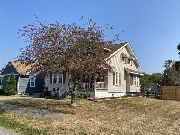 1411 Chestnut St, Dover, OH 44622