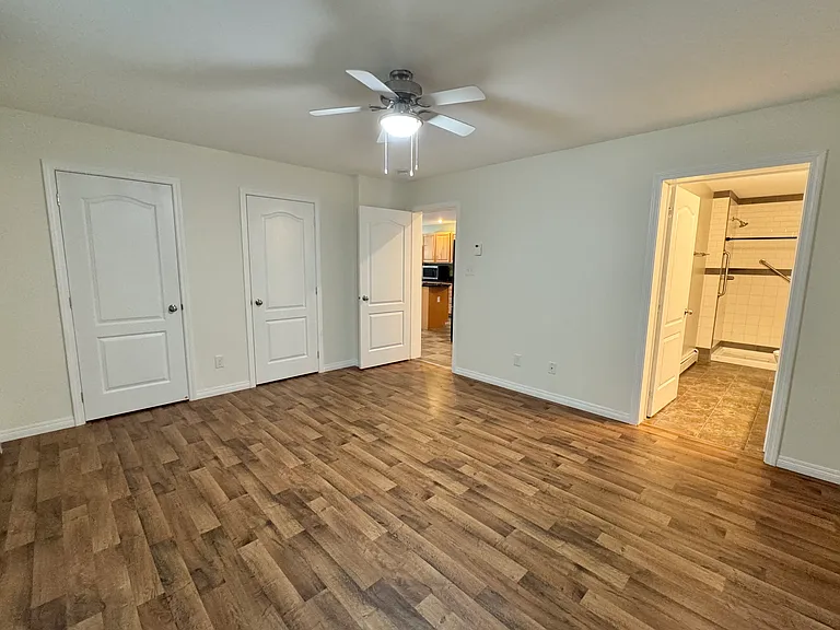 246 Green Lake Rd — Photo 9