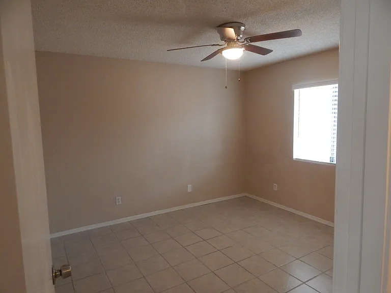 1220 E 24th St #1220 — Photo 11