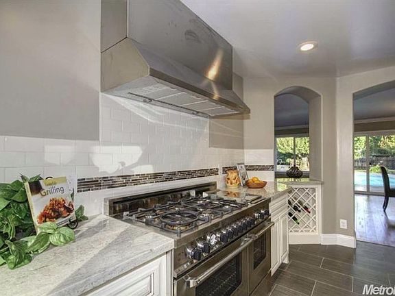 4th image of 1418 Los Molinos Way