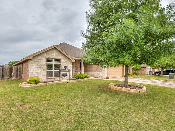 2nd image of 3922 Blair Ln
