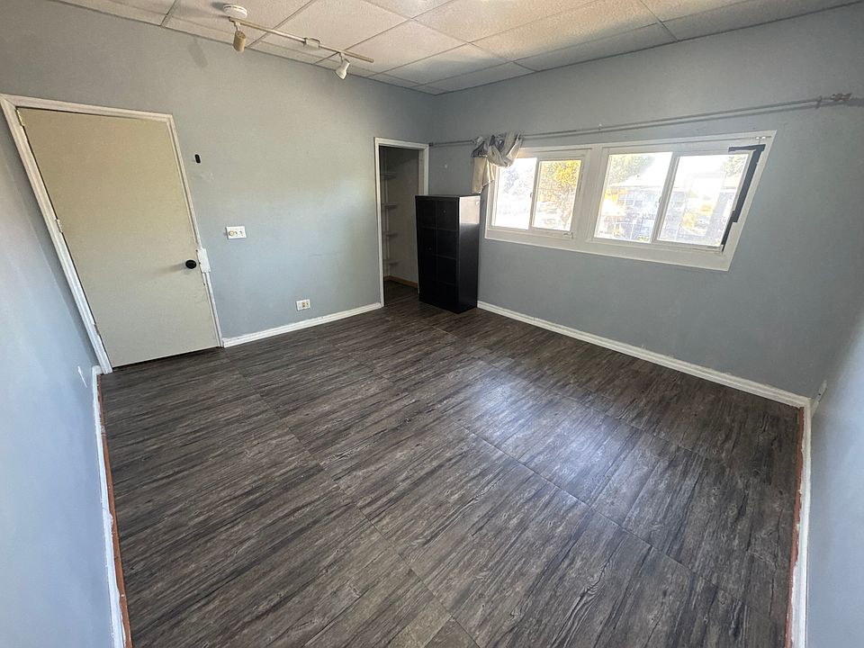 2nd image of 817 W 30th St #254