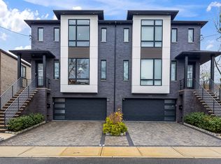 320A Slocum Way #A, Fort Lee, NJ 07024