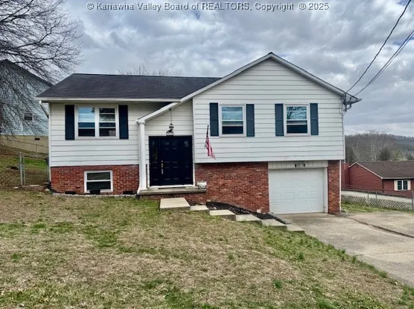 5010 Shannon Dr, Cross Lanes, WV 25313