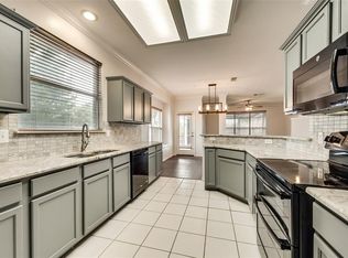 3900 Blueridge Dr, The Colony, TX 75056