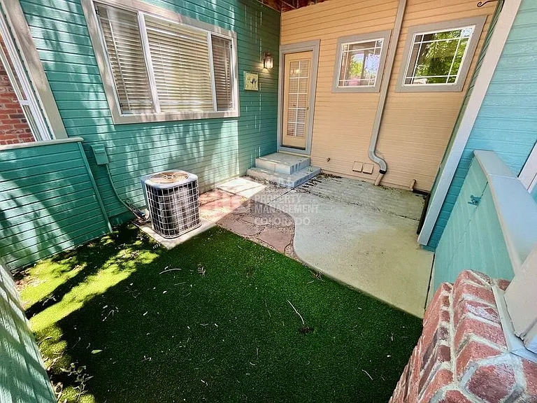 818 S Terry St #B9 — Photo 20