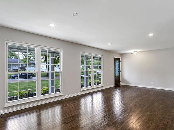 5th image of 607 Morewood Ct