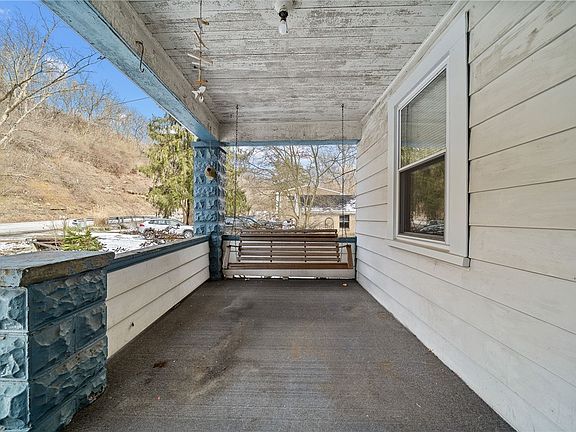 3rd image of 1341 Scrubgrass Rd