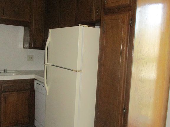 3rd image of 1033 Robinson Ave APT 10
