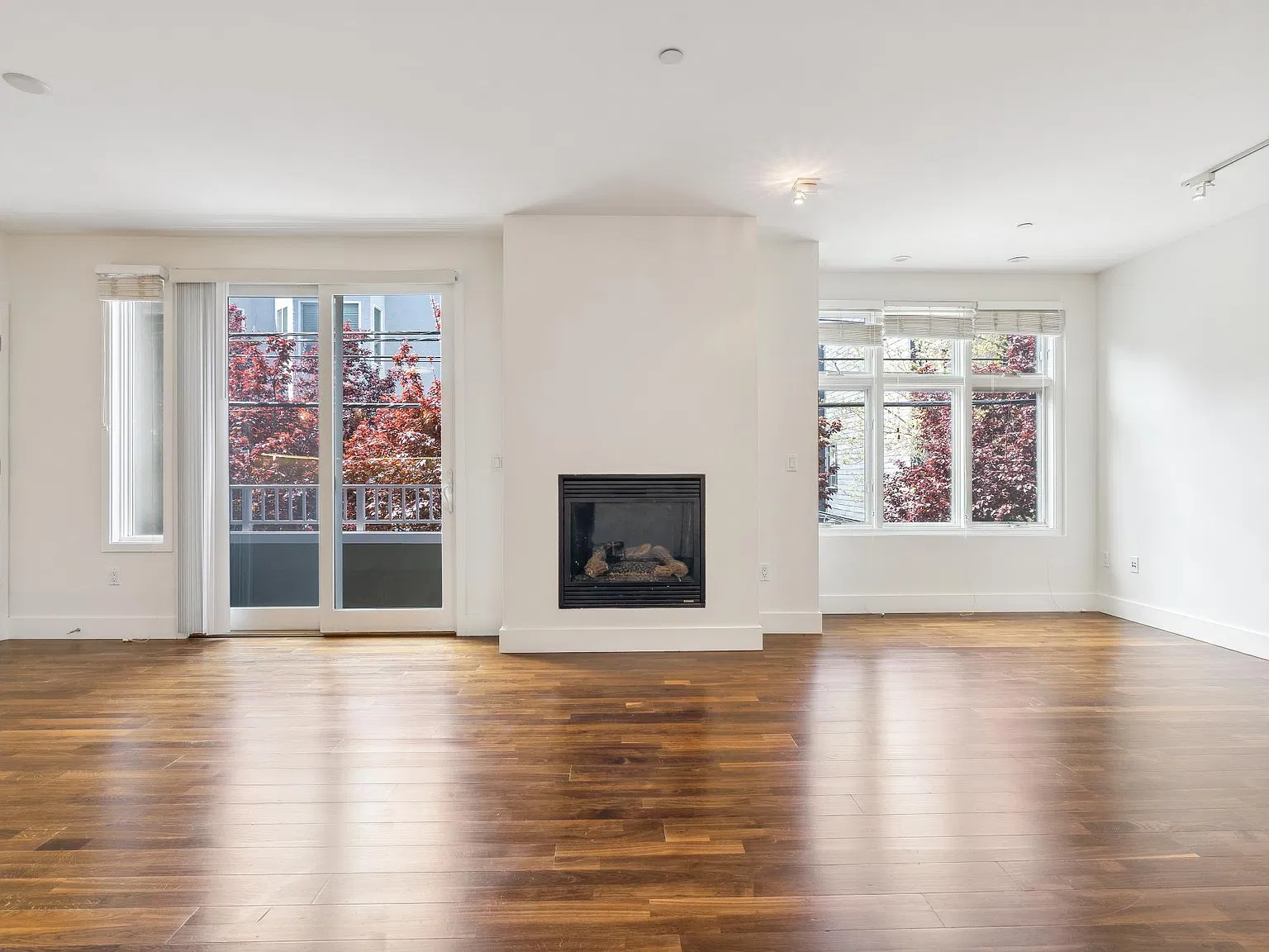 2 bed, 1188 sqft, $7,000 — Photo 2