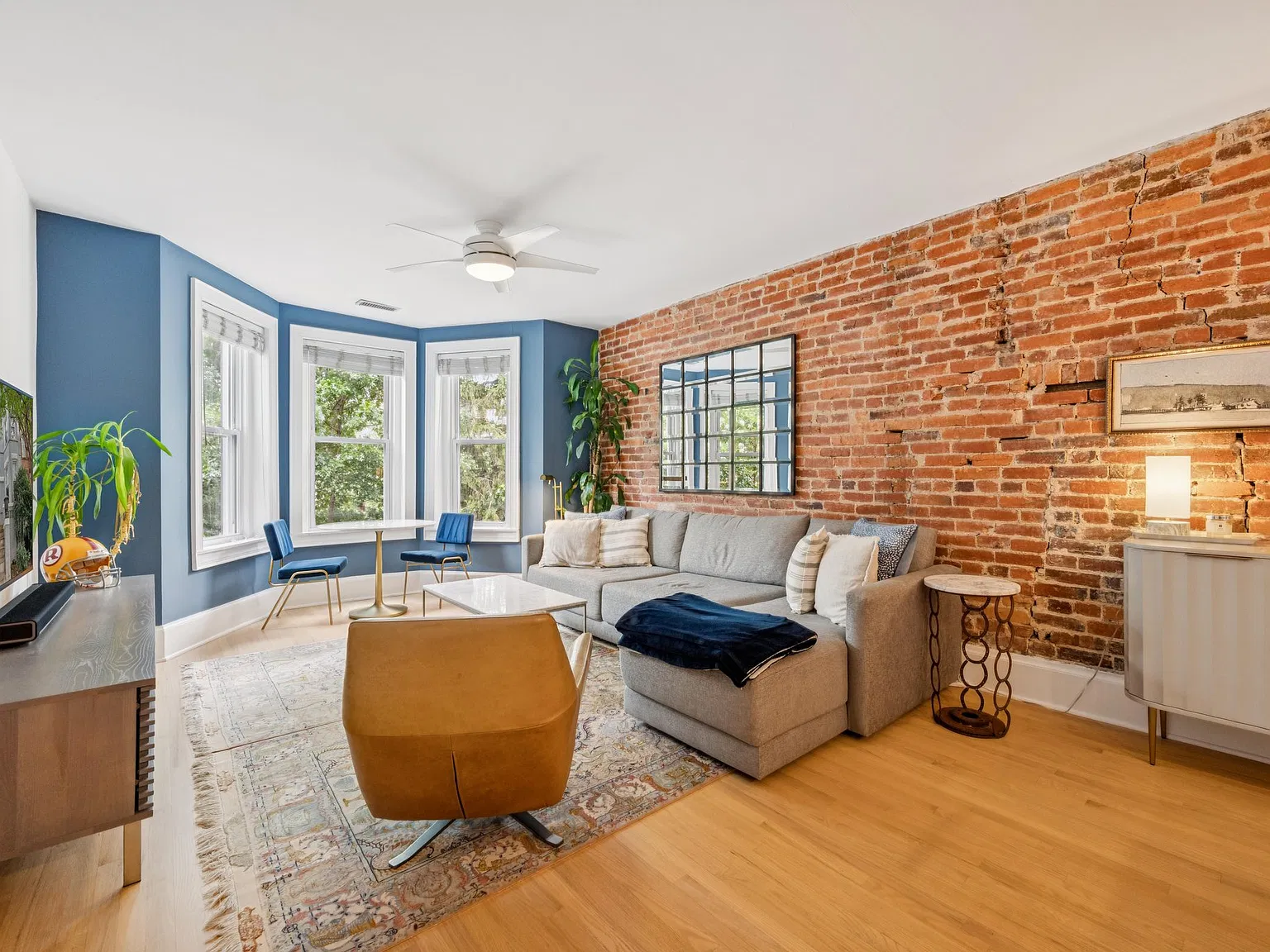 2 bed, 1000 sqft, $4,200 — Photo 4