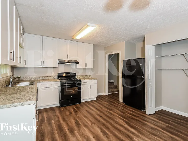 125 Creekview Dr — Photo 9