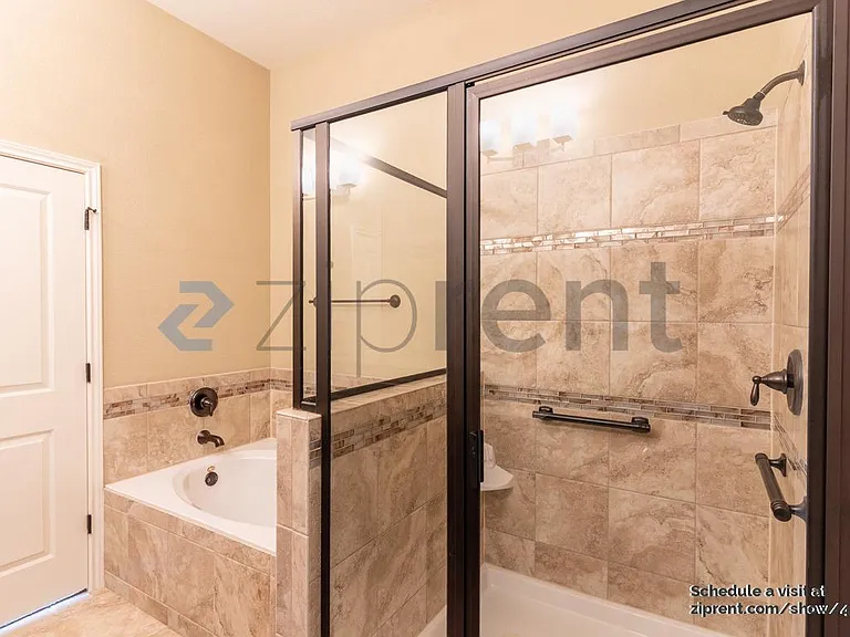 1025 Highknoll Ln — Photo 13