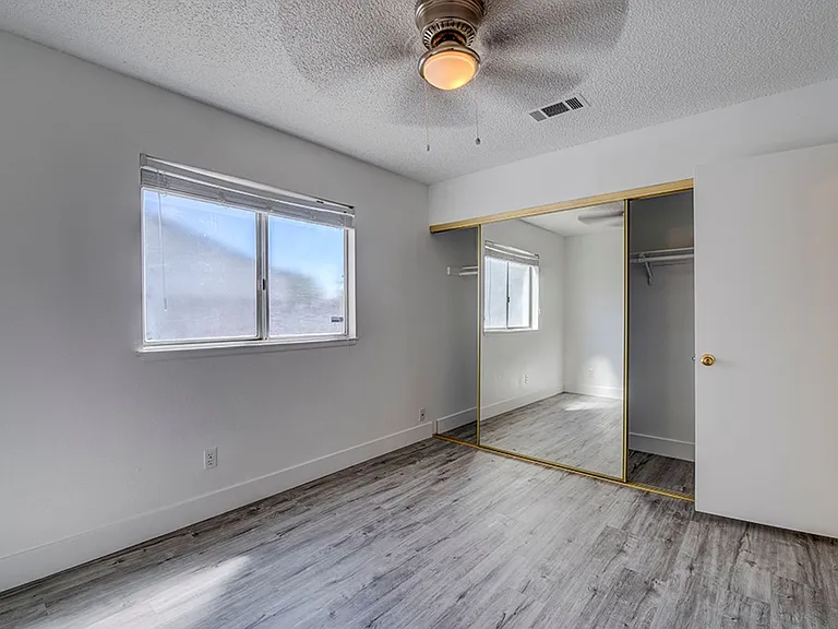 5461 Palmyra Ave — Photo 32