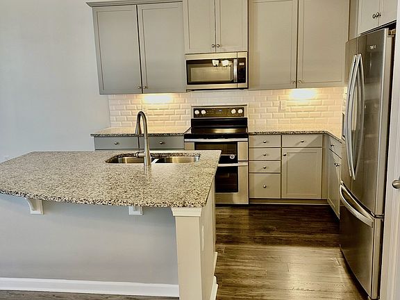 3rd image of 3322 Brookberry Ln