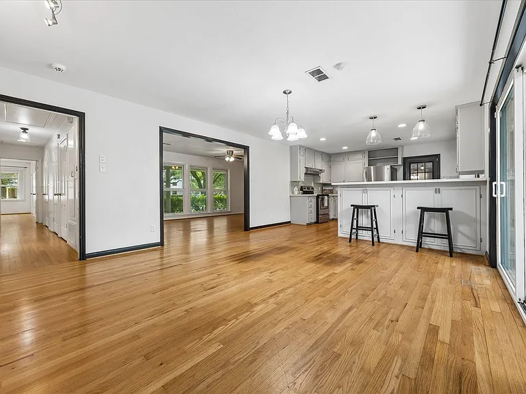 5242 Beechnut St — Photo 14