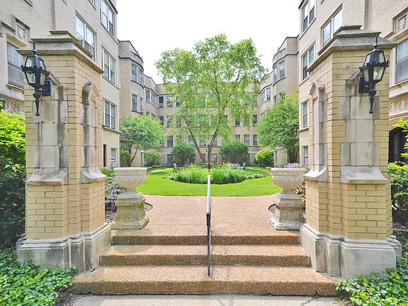 2nd image of 680 Hinman Ave APT 1H