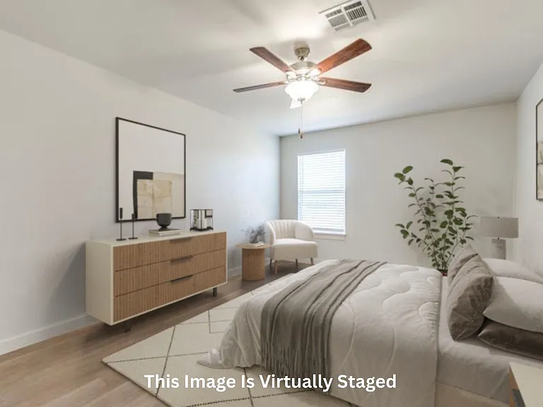 1704 Highland Loop — Photo 13