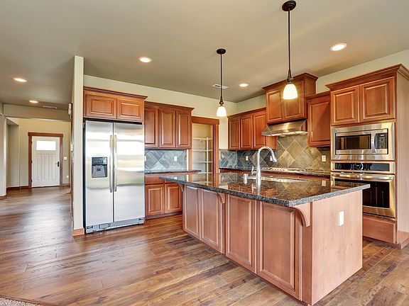 Large Pantry & Plenty of Space