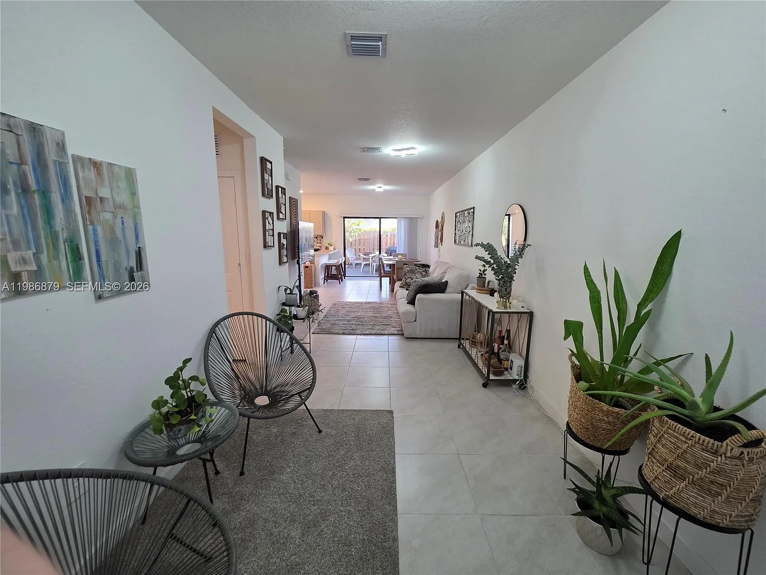 4 bed, 3.0 bath, 1580 sqft, $3,225 — Photo 4