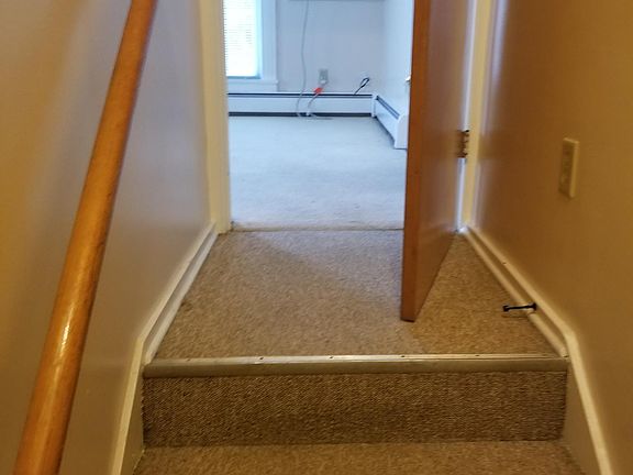 3rd image of 306 Jefferson St APT 4