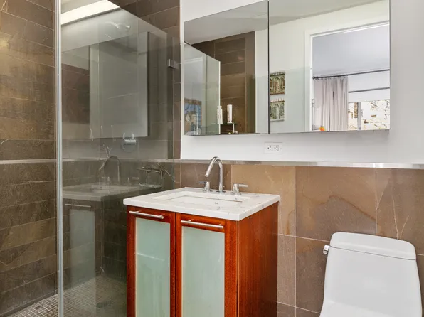 3585 Greystone Avenue image 6 of 9