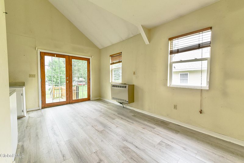 5th image of 5877 Lake Road