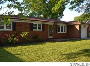 415 E 3rd St, Trenton, IL