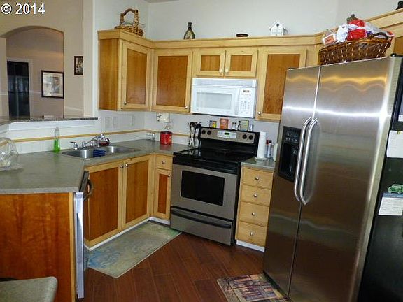 3rd image of 1240 NE 64th Ln Unit 503