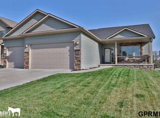 9624 White Pine Rd, Lincoln, NE 68505