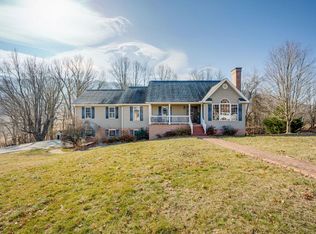 127 Echo Ln, Lebanon, VA 24266