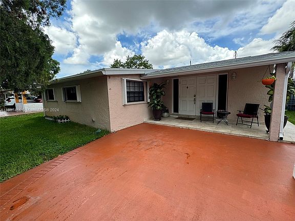 2nd image of 2420 N 62nd Ave