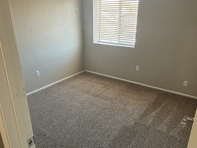 1915 S 39th St #62 — Photo 11