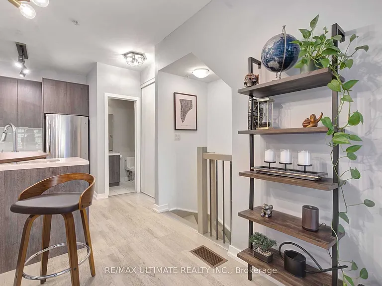 140 Broadview Ave #30 — Photo 8