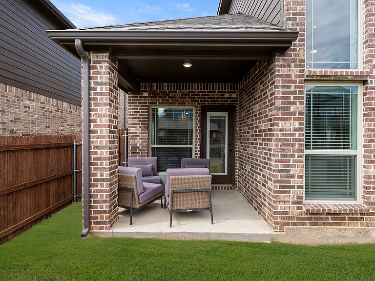 Listing photo 5