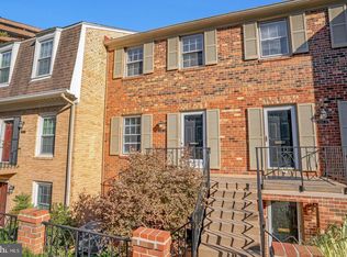 3265 Sutton Pl NW, Washington, DC 20016