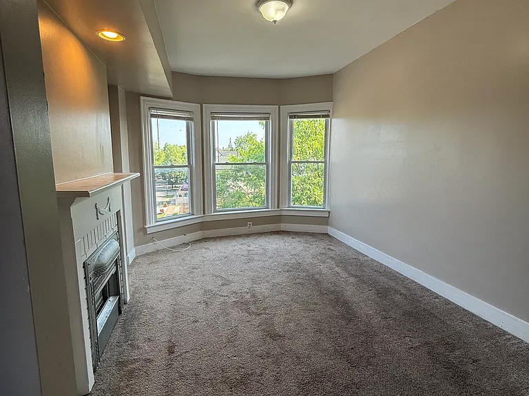 439 W Ferry St #6 — Photo 1