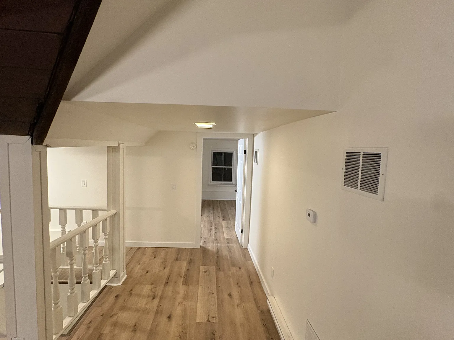 1 bed, 1200 sqft, $1,400 — Photo 3
