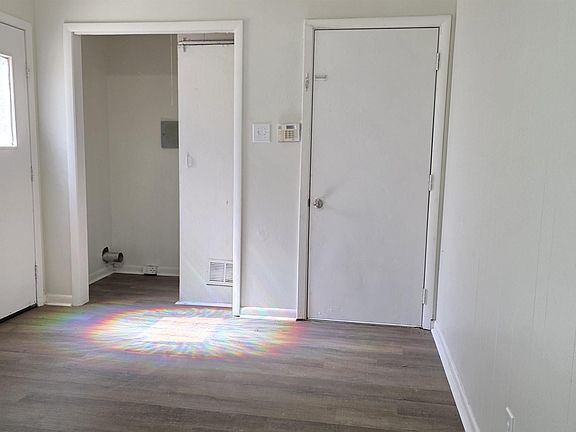 4th image of 517 Libby Ln