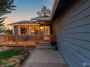 805 10th Ave, Milton, WA 98354