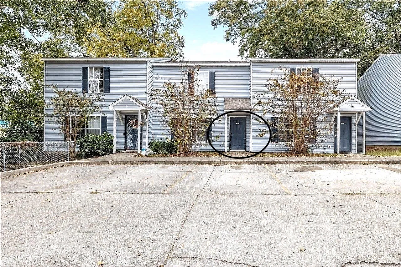 4 bed, 1280 sqft, $1,900 — Photo 1