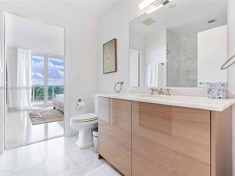 50 S Pointe Dr #701 — Photo 45