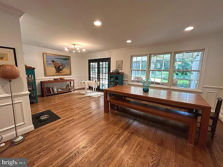 725 Forest Park Rd — Photo 3
