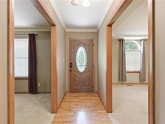 3rd image of 136 Westfield Rd