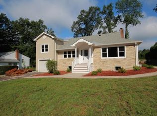 102 Seton Dr, New Rochelle, NY 10804