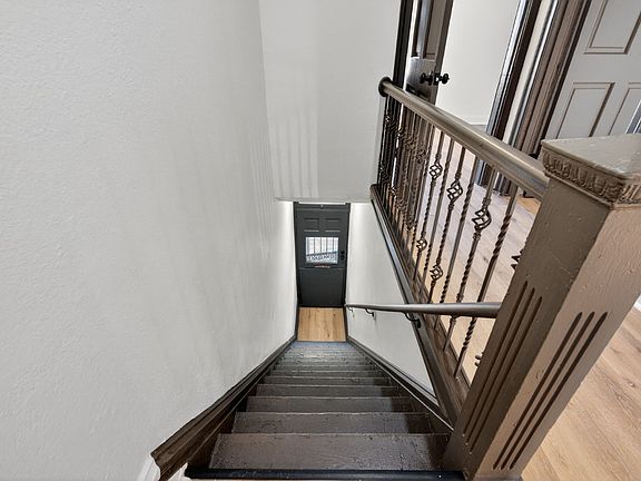 5th image of 3931 S Compton Ave